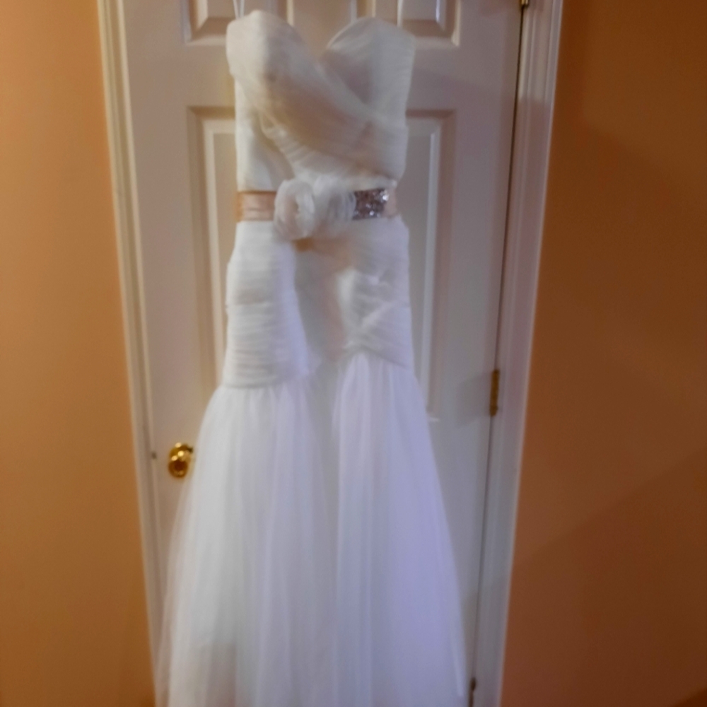 Wedding dress size 10 but fits like an 8